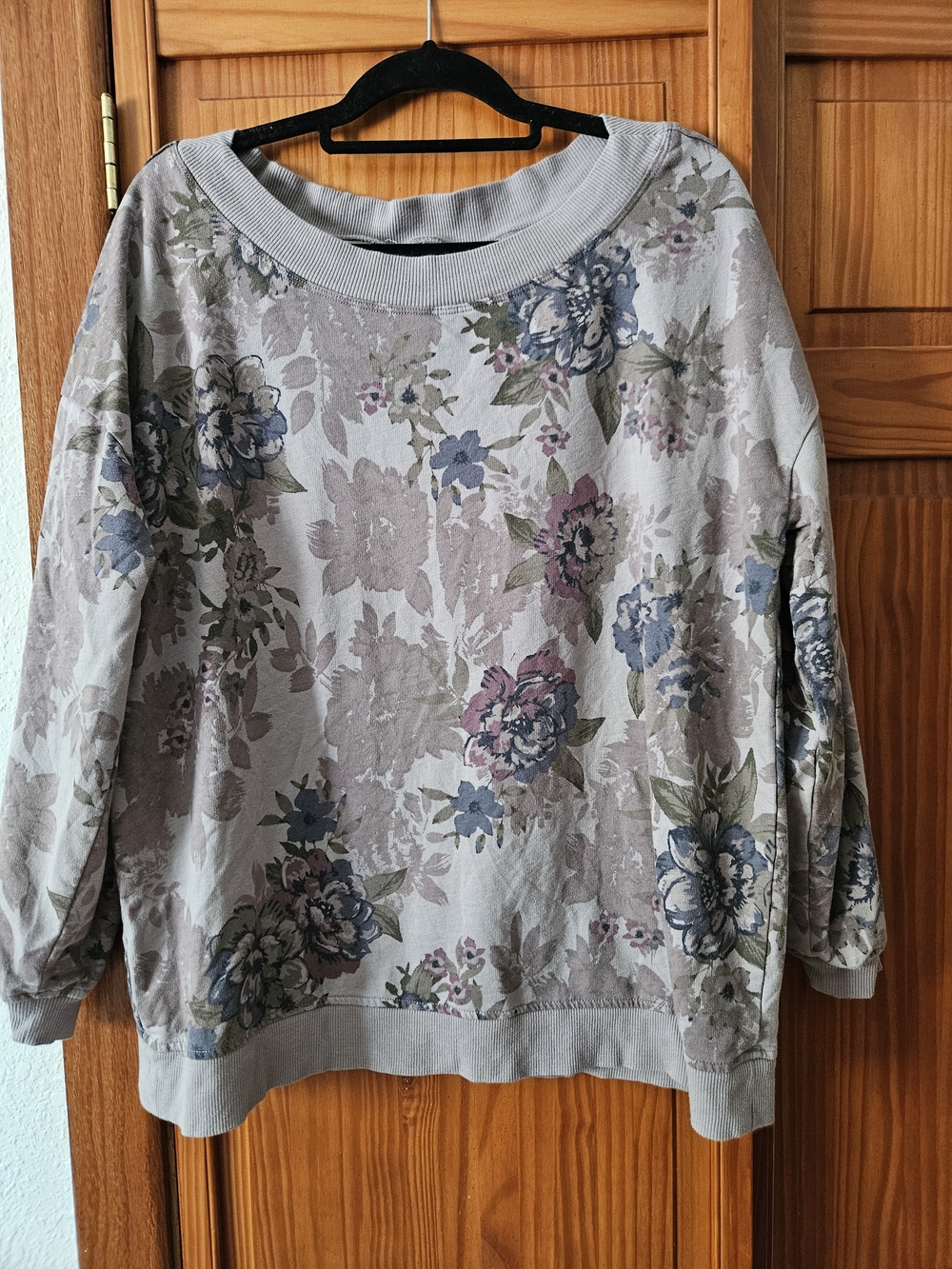 Maurices Lavender Purple Floral Pullover